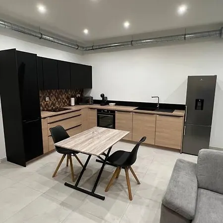 Belle Appartement Avec Parking Gratuit Blanzy Exterior photo