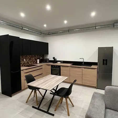 Belle Appartement Avec Parking Gratuit Blanzy Exterior photo