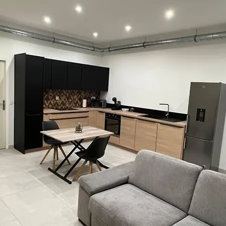 Belle Appartement Avec Parking Gratuit Blanzy Exterior photo