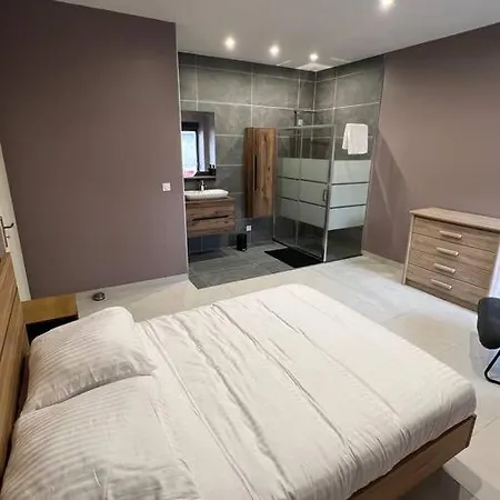 Belle Appartement Avec Parking Gratuit Blanzy Exterior photo